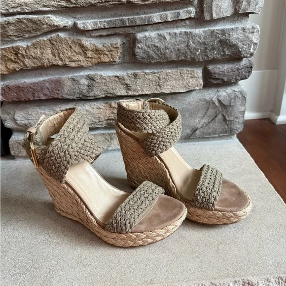 Stuart Weitzman “Alex” crochet Espadrille sandals - Picture 4 of 9